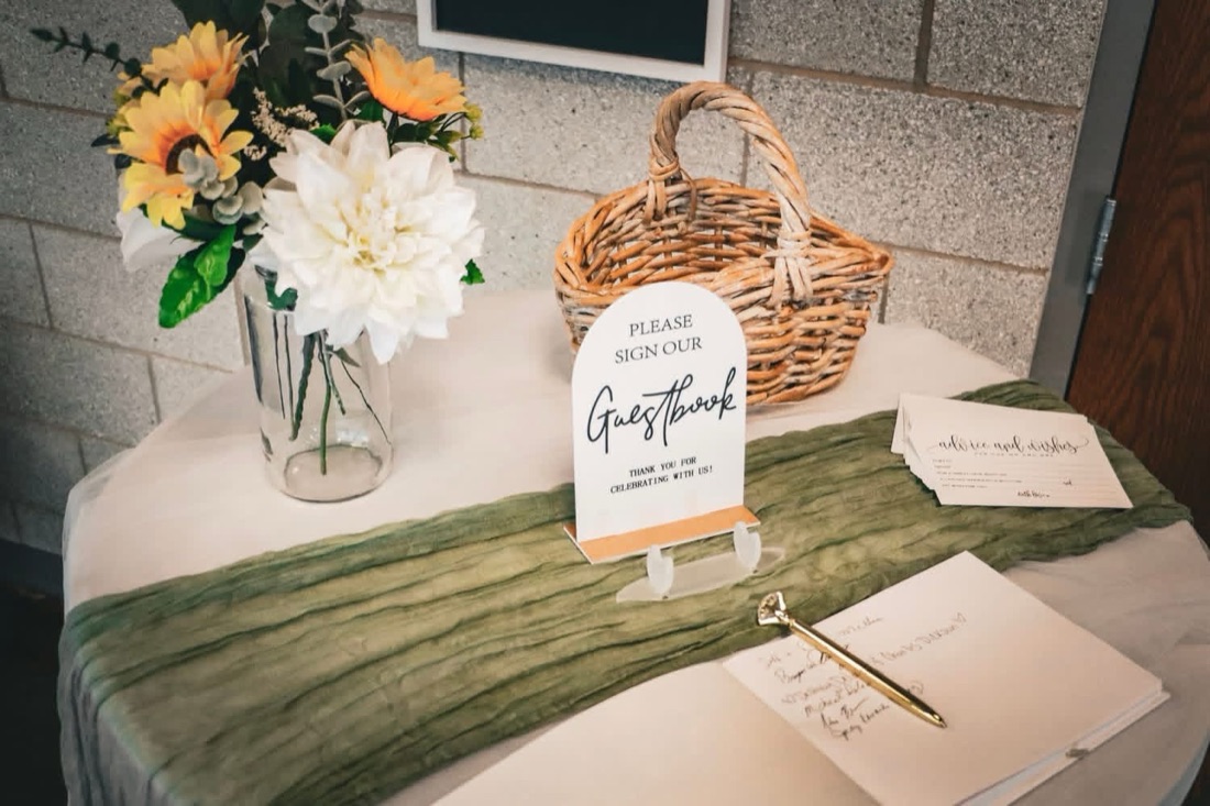 Wedding guestbook sign-in table styling